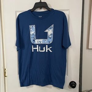 Huk Deep Blue Short Sleeve Tee. Size M